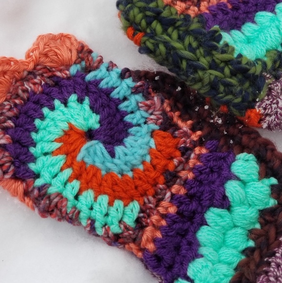 Crochet Fingerless Gloves Artisan Made - Picture 5 of 5